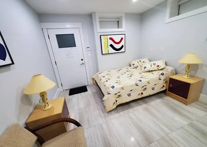 Cozy Guest Suite In Quiet Home With Private Entry