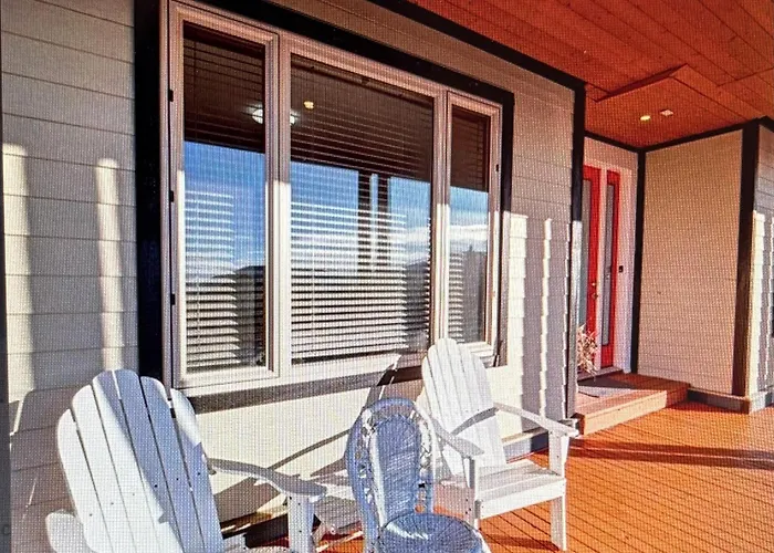 Beaches Downtown Suite In Sechelt