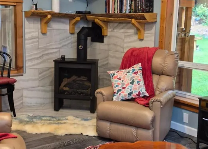 Seaview Getaway Blt, Bed And Local Treats, Retreat